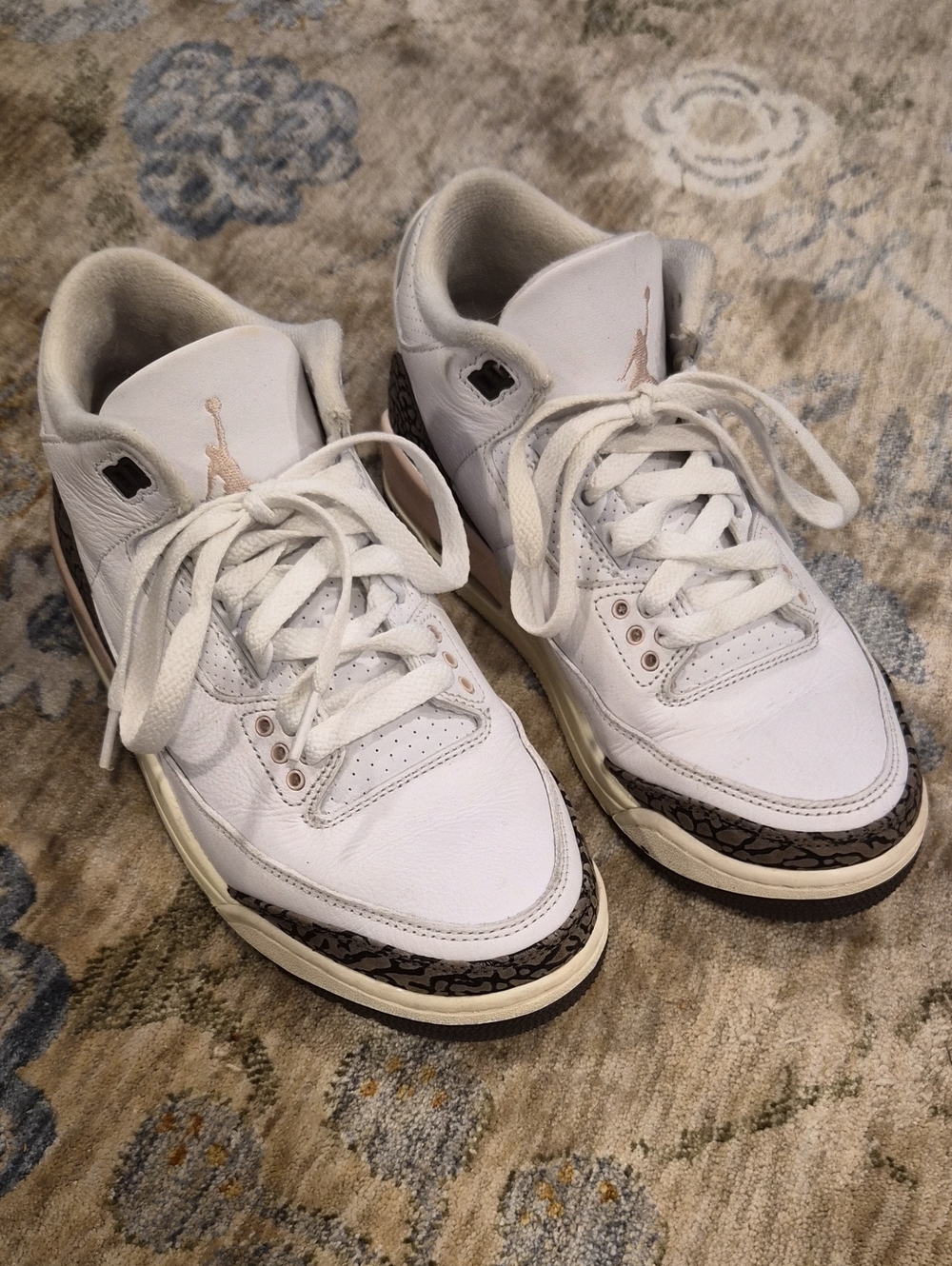Women's Jordan Retro Neapolitan Sneakers Size 7
